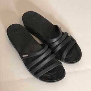 Crocs Size 10 black gently worn